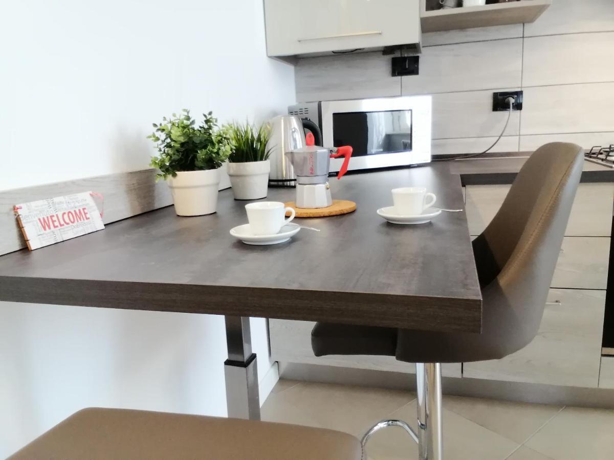 Bellagio Dreams Apt, Pool, With Private Garden, Near Lake Exteriör bild