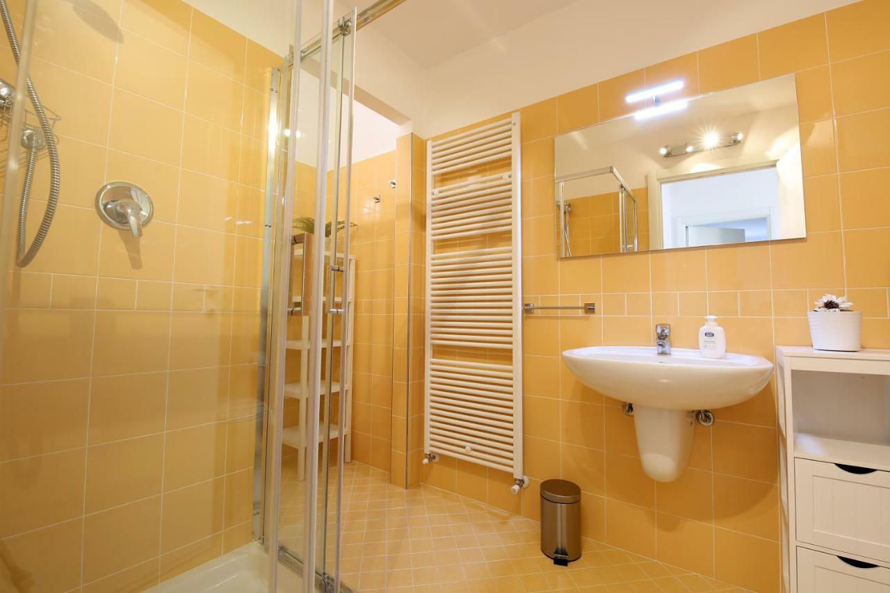 Bellagio Dreams Apt, Pool, With Private Garden, Near Lake Exteriör bild